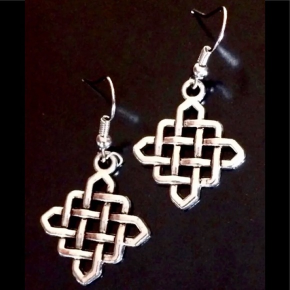 Celtic Weave Interwoven Rhombus Diamond Knot Antique Silver Tone Dangle Earrings - Picture 2 of 3